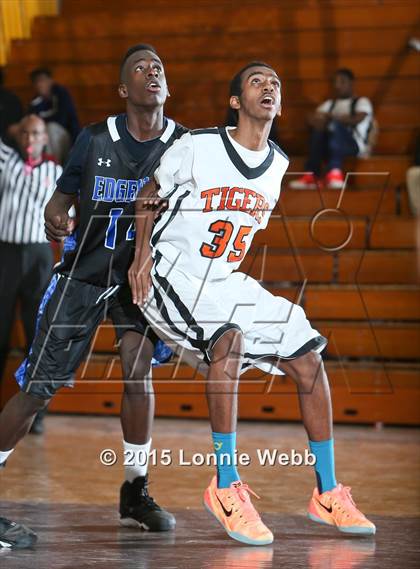 Thumbnail 1 in Edgemont vs Tuckahoe (Coaches vs Cancer Super Classic) photogallery.