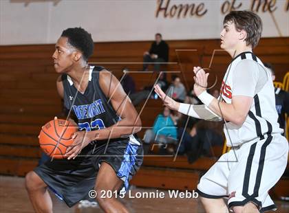 Thumbnail 2 in Edgemont vs Tuckahoe (Coaches vs Cancer Super Classic) photogallery.