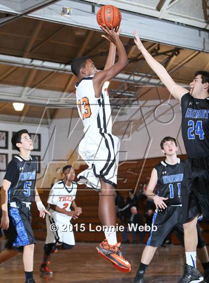 Thumbnail 3 in Edgemont vs Tuckahoe (Coaches vs Cancer Super Classic) photogallery.