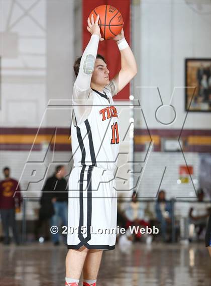 Thumbnail 1 in Edgemont vs Tuckahoe (Coaches vs Cancer Super Classic) photogallery.