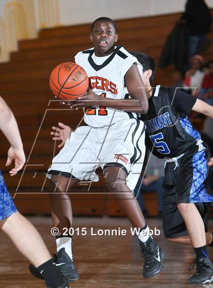 Thumbnail 1 in Edgemont vs Tuckahoe (Coaches vs Cancer Super Classic) photogallery.