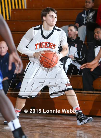 Thumbnail 1 in Edgemont vs Tuckahoe (Coaches vs Cancer Super Classic) photogallery.