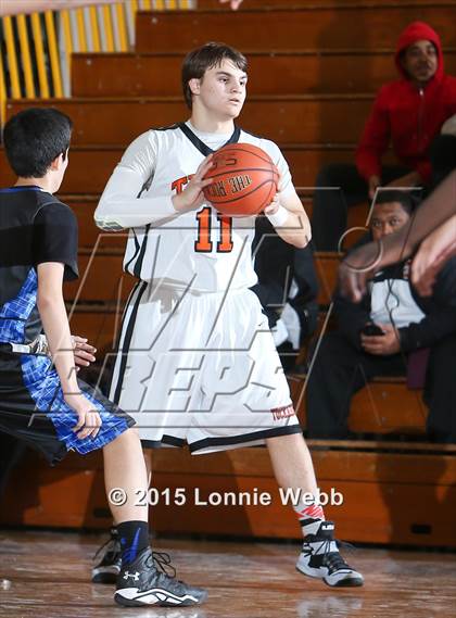 Thumbnail 2 in Edgemont vs Tuckahoe (Coaches vs Cancer Super Classic) photogallery.