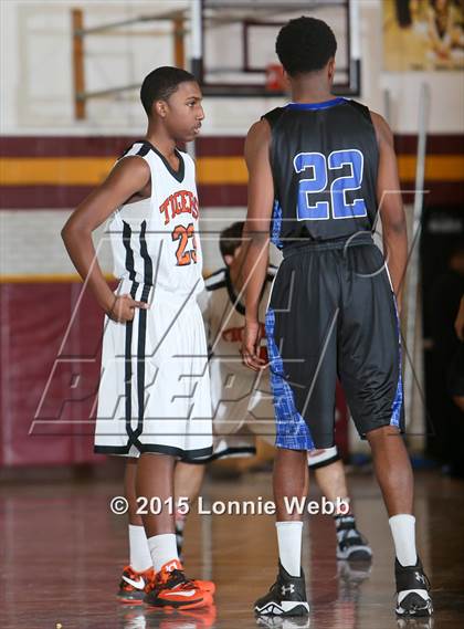 Thumbnail 1 in Edgemont vs Tuckahoe (Coaches vs Cancer Super Classic) photogallery.