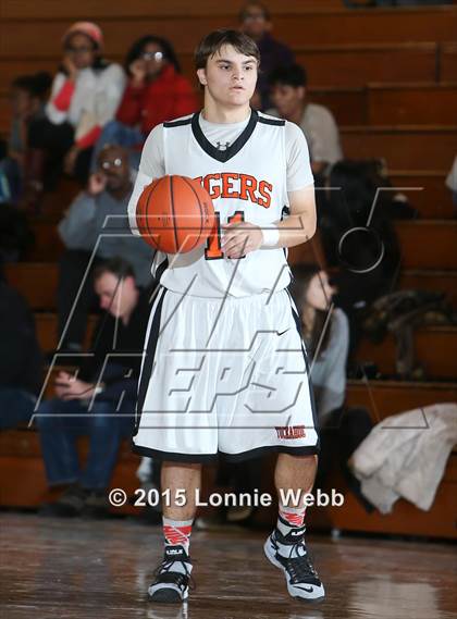 Thumbnail 3 in Edgemont vs Tuckahoe (Coaches vs Cancer Super Classic) photogallery.