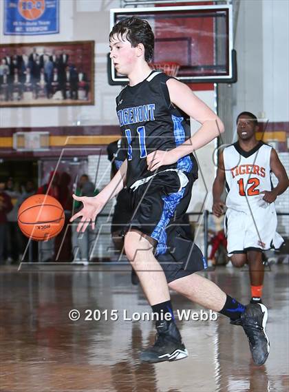 Thumbnail 1 in Edgemont vs Tuckahoe (Coaches vs Cancer Super Classic) photogallery.