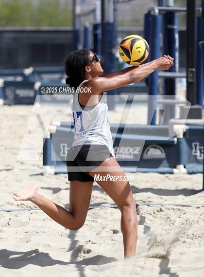 Thumbnail 2 in O'Connor vs Xavier College Prep (CatBox Classic Beach Invitational) photogallery.