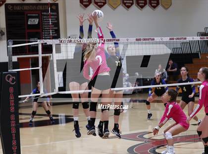 Thumbnail 2 in Oaks Christian vs Agoura photogallery.