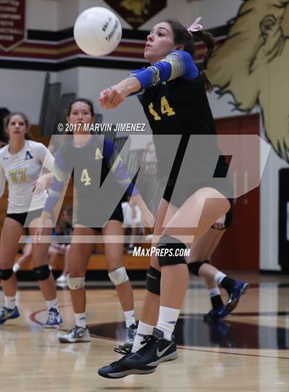 Thumbnail 3 in Oaks Christian vs Agoura photogallery.