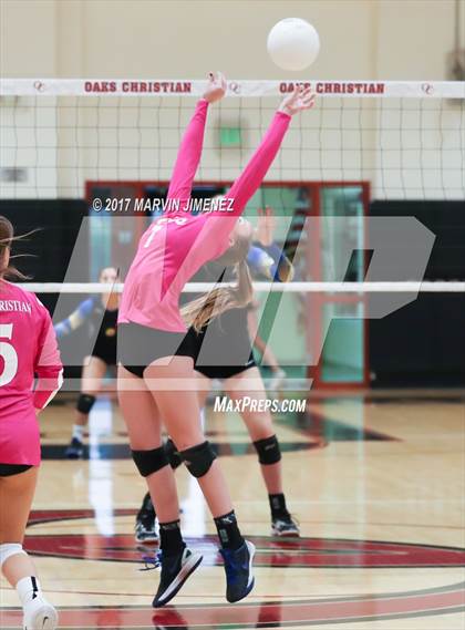 Thumbnail 2 in Oaks Christian vs Agoura photogallery.