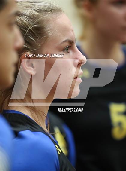 Thumbnail 2 in Oaks Christian vs Agoura photogallery.
