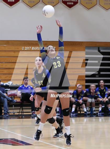 Thumbnail 2 in Oaks Christian vs Agoura photogallery.