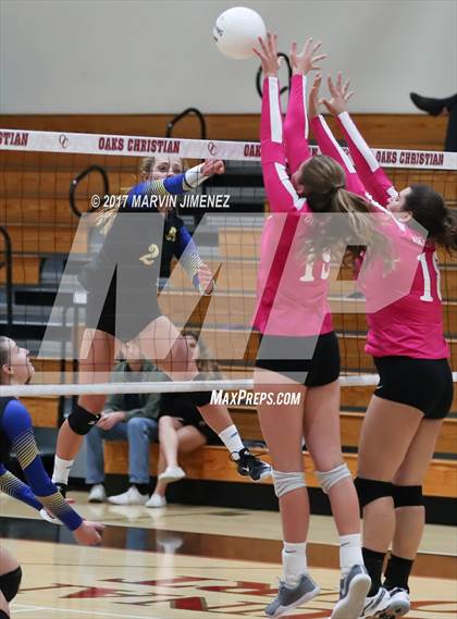 Thumbnail 2 in Oaks Christian vs Agoura photogallery.