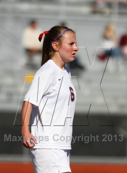 Thumbnail 3 in Royal vs. Simi Valley photogallery.