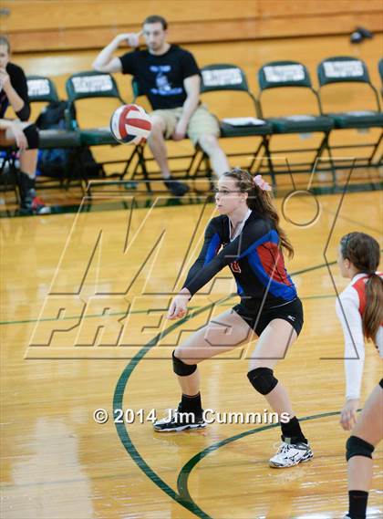Thumbnail 3 in Prospect vs Glenbard South (Hilltopper Invite) photogallery.