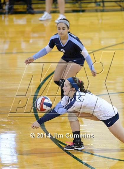 Thumbnail 2 in Prospect vs Glenbard South (Hilltopper Invite) photogallery.