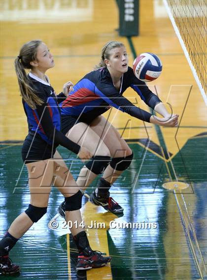 Thumbnail 2 in Prospect vs Glenbard South (Hilltopper Invite) photogallery.