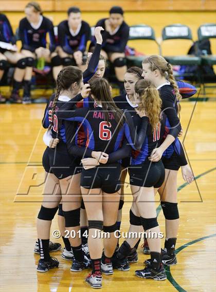 Thumbnail 2 in Prospect vs Glenbard South (Hilltopper Invite) photogallery.