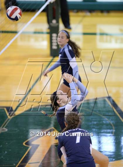 Thumbnail 3 in Prospect vs Glenbard South (Hilltopper Invite) photogallery.