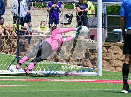 Thumbnail 1 in Wimberley vs. Randall (UIL 4A Soccer Division II Final) photogallery.