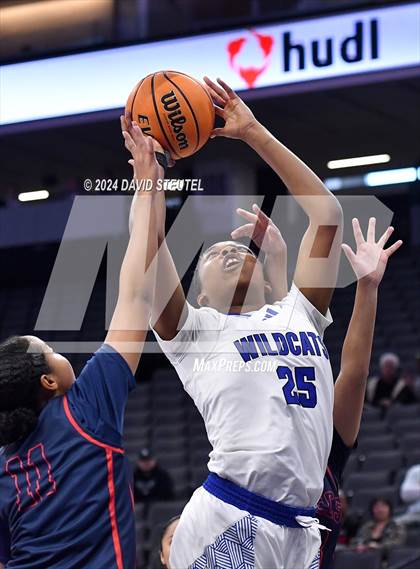 Thumbnail 1 in Montgomery vs. Oakland (CIF State D5 Final) photogallery.