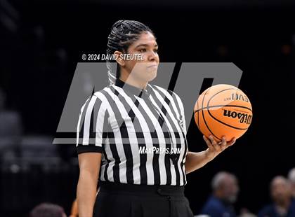 Thumbnail 3 in Montgomery vs. Oakland (CIF State D5 Final) photogallery.