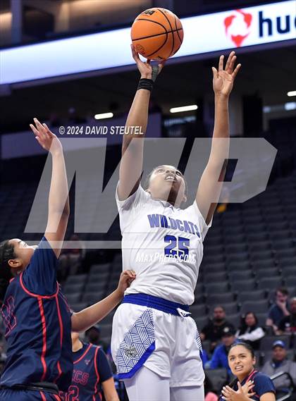 Thumbnail 3 in Montgomery vs. Oakland (CIF State D5 Final) photogallery.