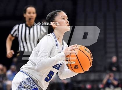Thumbnail 2 in Montgomery vs. Oakland (CIF State D5 Final) photogallery.