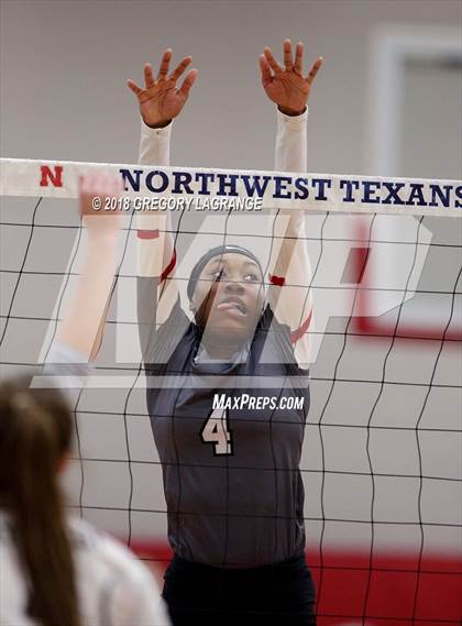 Thumbnail 2 in Braswell vs Northwest photogallery.