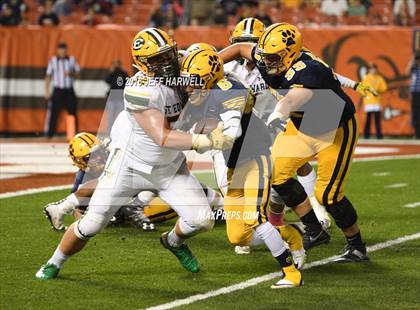 Thumbnail 2 in St. Ignatius vs. St. Edward photogallery.