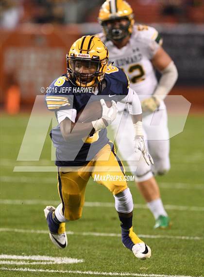 Thumbnail 3 in St. Ignatius vs. St. Edward photogallery.