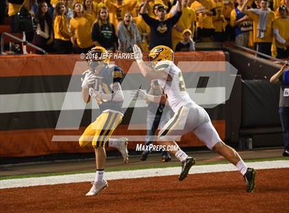Thumbnail 3 in St. Ignatius vs. St. Edward photogallery.
