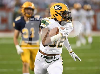 Thumbnail 3 in St. Ignatius vs. St. Edward photogallery.