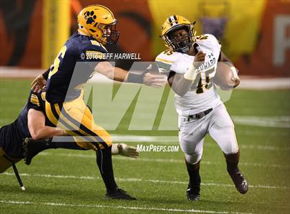 Thumbnail 3 in St. Ignatius vs. St. Edward photogallery.