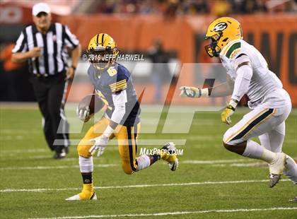 Thumbnail 3 in St. Ignatius vs. St. Edward photogallery.