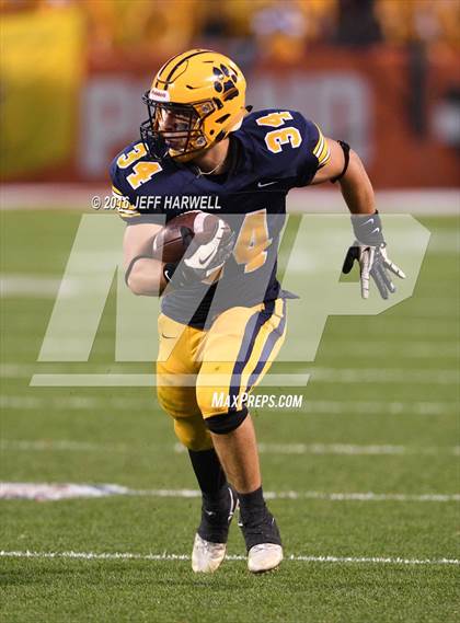 Thumbnail 2 in St. Ignatius vs. St. Edward photogallery.
