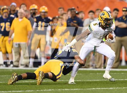 Thumbnail 3 in St. Ignatius vs. St. Edward photogallery.