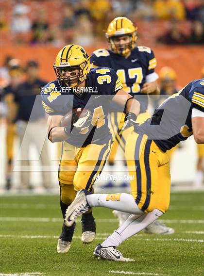 Thumbnail 2 in St. Ignatius vs. St. Edward photogallery.
