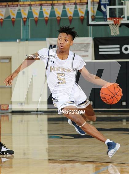 Thumbnail 2 in Elk Grove vs. Sacramento photogallery.