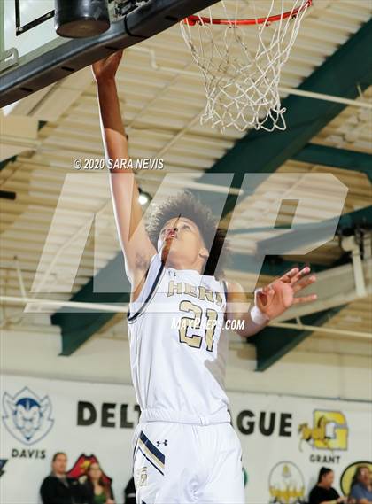Thumbnail 2 in Elk Grove vs. Sacramento photogallery.