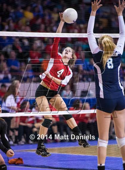 Thumbnail 3 in Montrose vs. Valor Christian (CHSAA 4A Playoff) photogallery.