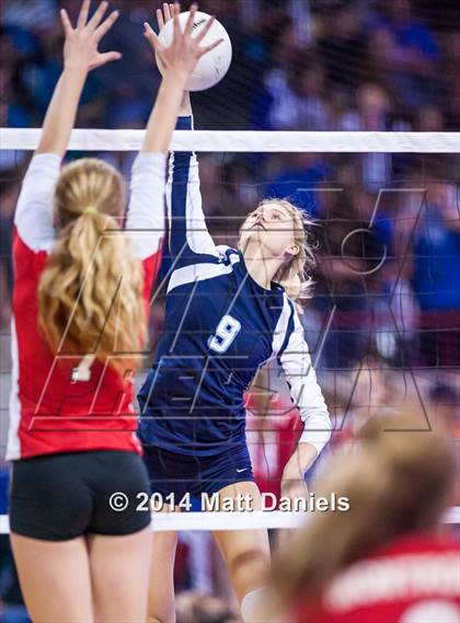 Thumbnail 3 in Montrose vs. Valor Christian (CHSAA 4A Playoff) photogallery.