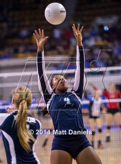 Thumbnail 2 in Montrose vs. Valor Christian (CHSAA 4A Playoff) photogallery.