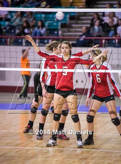 Thumbnail 3 in Montrose vs. Valor Christian (CHSAA 4A Playoff) photogallery.
