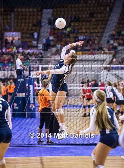 Thumbnail 3 in Montrose vs. Valor Christian (CHSAA 4A Playoff) photogallery.