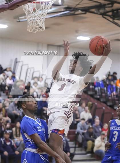 Thumbnail 2 in Riverhead vs Southampton ( Holiday Classic ) photogallery.
