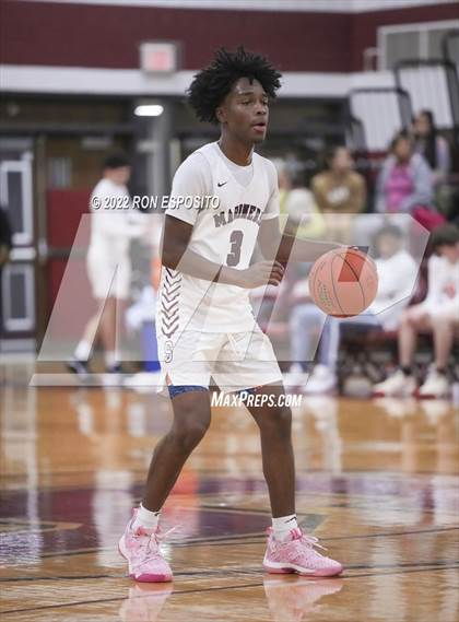 Thumbnail 3 in Riverhead vs Southampton ( Holiday Classic ) photogallery.