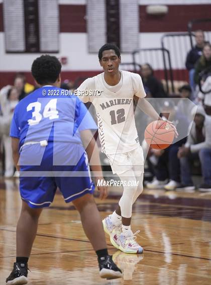 Thumbnail 2 in Riverhead vs Southampton ( Holiday Classic ) photogallery.