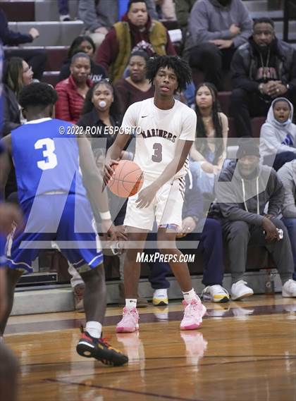 Thumbnail 2 in Riverhead vs Southampton ( Holiday Classic ) photogallery.