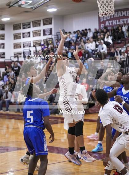 Thumbnail 3 in Riverhead vs Southampton ( Holiday Classic ) photogallery.